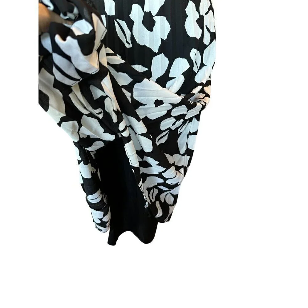 Tahari Arthur S. Levine Women's Pleated Skirt Sz 18 Black White Lined Floral NEW
